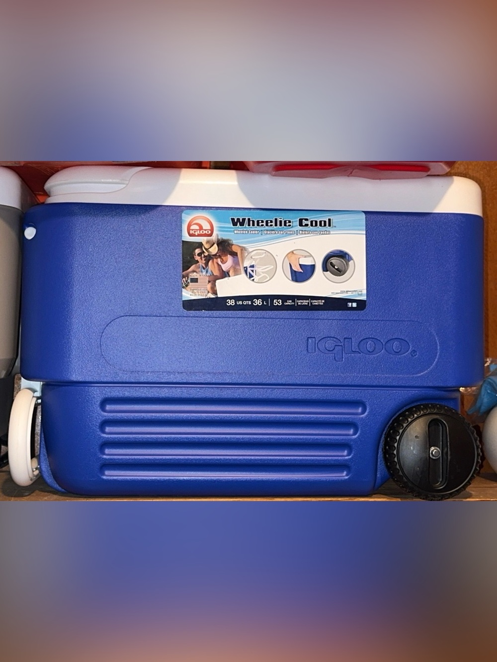 NWT Igloo Wheelie Cool 38qt Rolling Cooler Blue:
Odor & Stain-Resistant